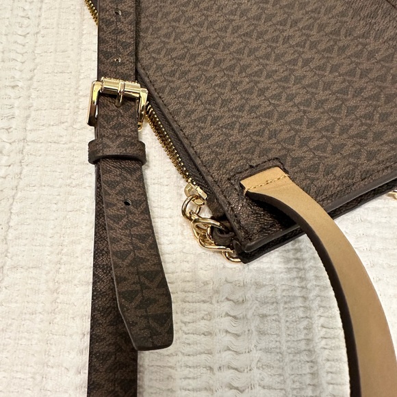 Michael Kors belt bag - Picture 4 of 6